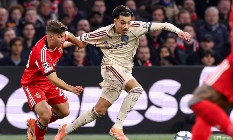 LIVE - Eerst een knappe panna, dan een listige voorzet: Bounida probeert Ajax weer naast Benfica te helpen