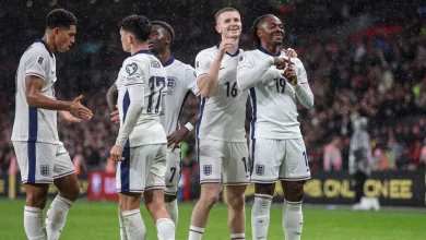 LIVE: England look to close out qualification with perfect record