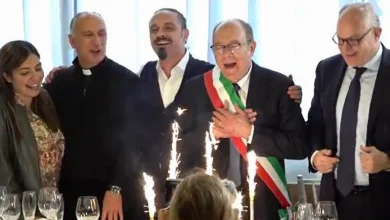 La Storta, il "Sindaco" Verdone in visita al centro anziani sulla Cassia