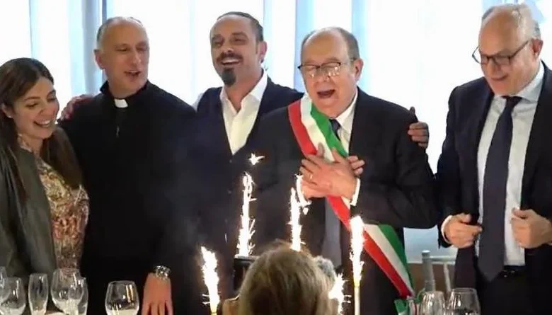 La Storta, il "Sindaco" Verdone in visita al centro anziani sulla Cassia