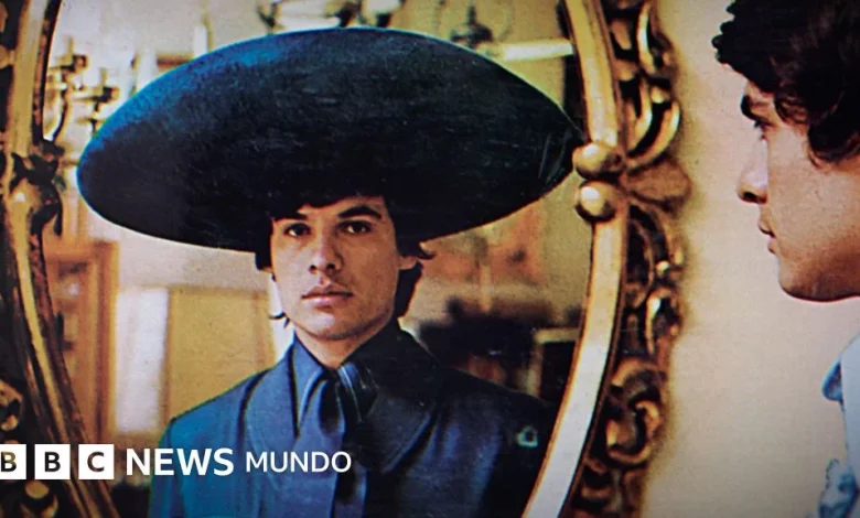 La ambigüedad sexual le dio a Juan Gabriel en México una libertad que resonó en un pueblo acostumbrado a no decir las cosas