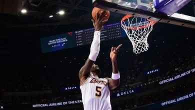 Lakers' Ayton exits at Utah with knee contusion