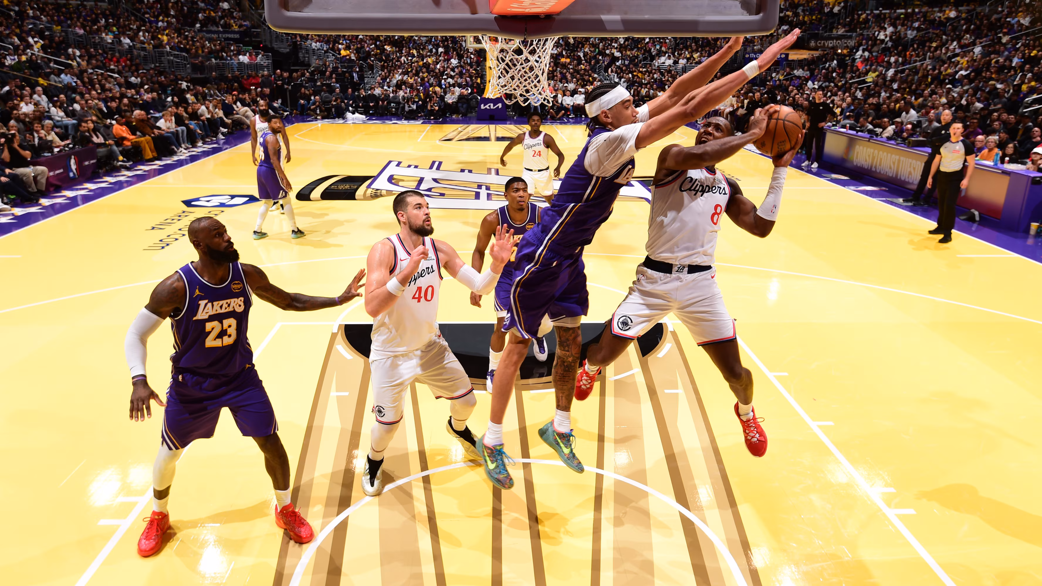 Lakers Won't Use NBA Cup Court vs. Mavs, Deemed Unplayable After Player Complaints