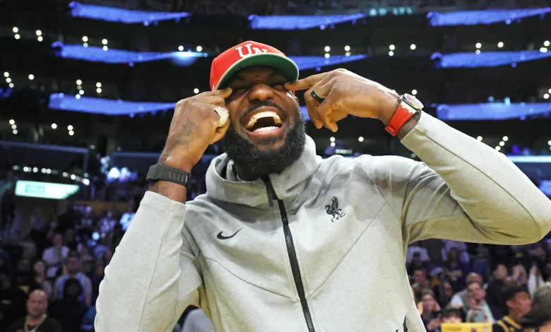 Lakers fans get the last laugh as former starter struggles on rival