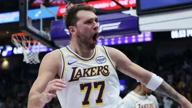 Lakers player grades: L.A. survives Utah for fourth win in a row