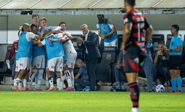 Lambança de jogadores do Flamengo viraliza contra o São Paulo: 'Trapalhões'
