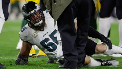 Lane Johnson exits Philadelphia Eagles-Green Bay Packers game with injury