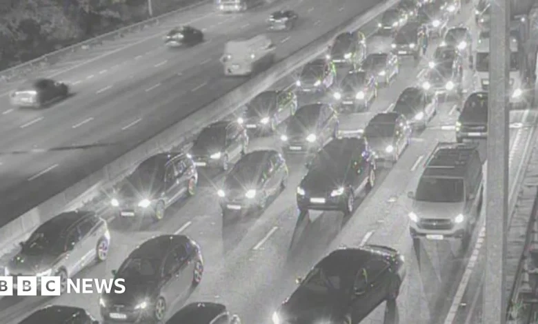 Lanes shut on M1 and M25 in Essex and Hertfordshire after crashes