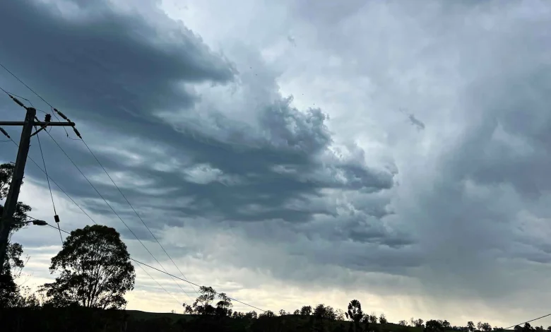 Large, damaging hailstones and winds on the way