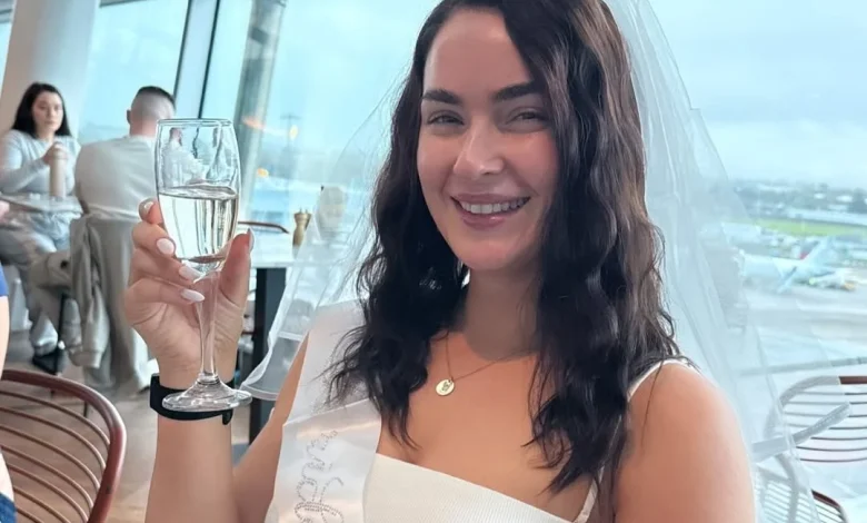 Laura Fox jets off for fab Vegas hen