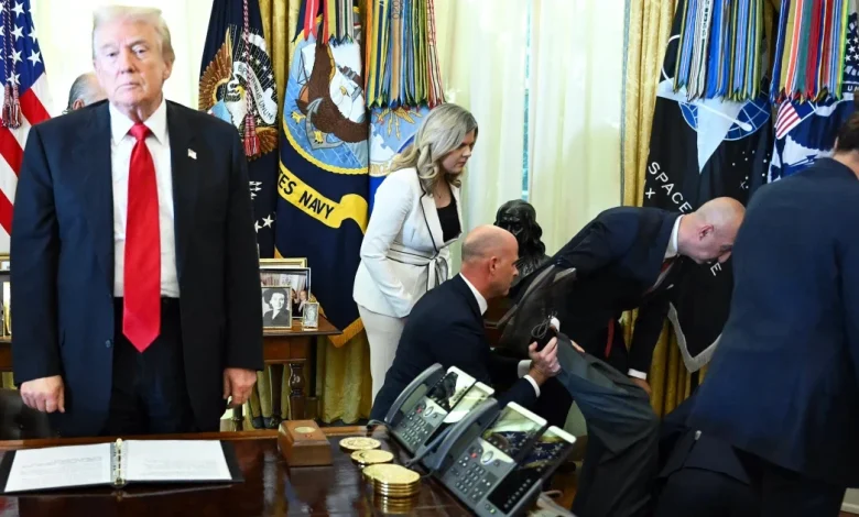 Lawrence O’Donnell: Photo of Trump guest collapsing in Oval Office is ‘emblematic of his administration’
