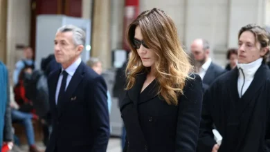 L’élégance discrète de Carla Bruni à la sortie de l’audience pour la demande de mise en liberté de Nicolas Sarkozy
