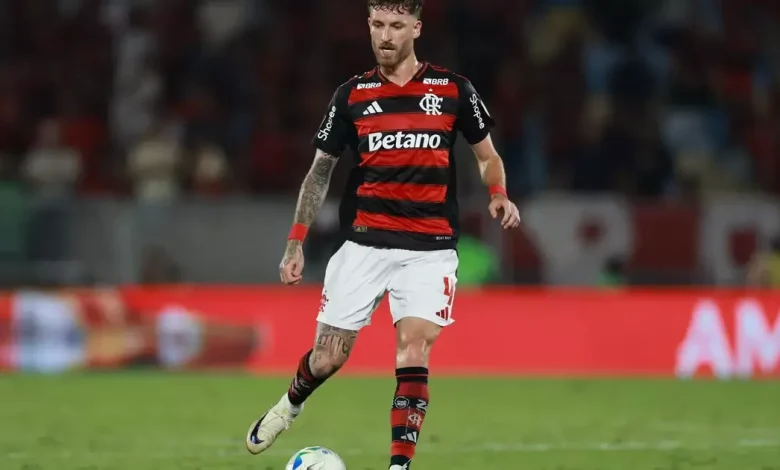 Léo Pereira comenta sobre erros de João Victor no primeiro tempo