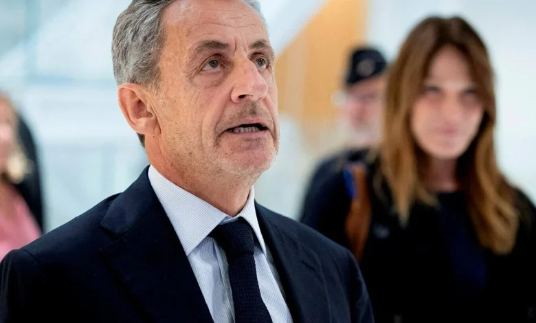 Les indiscrets – Voici le seul aliment que Nicolas Sarkozy accepte de manger derrière les barreaux