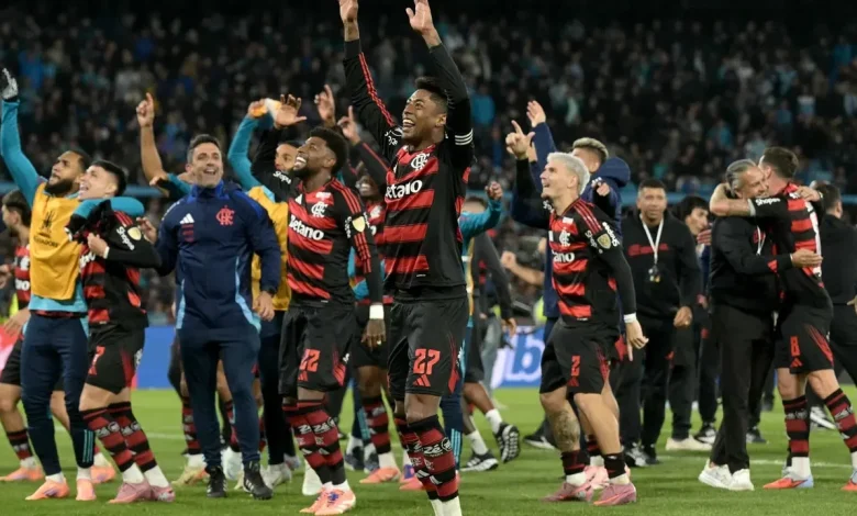 Lesão de titular do Flamengo preocupa torcedores: 'Inacreditável'