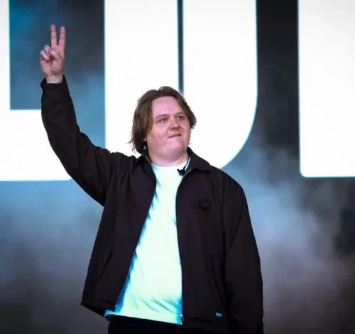 Lewis Capaldi shares heartbreaking ballad The Day That I Die