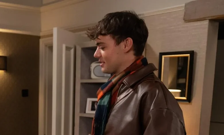 Lewis gets a very unexpected friend in Emmerdale after suffering panic attack