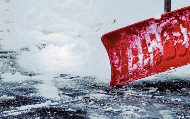 Light snow and chillier temperatures predicted for Monday morning