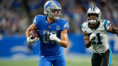 Lions TE LaPorta (back) sidelined against Eagles
