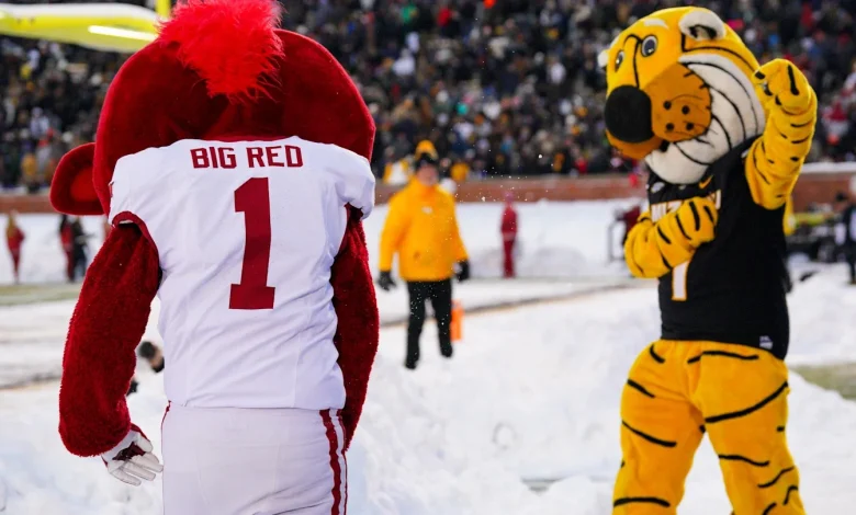 Live Blog of Mizzou's Battle Line Rivalry Matchup at Arkansas