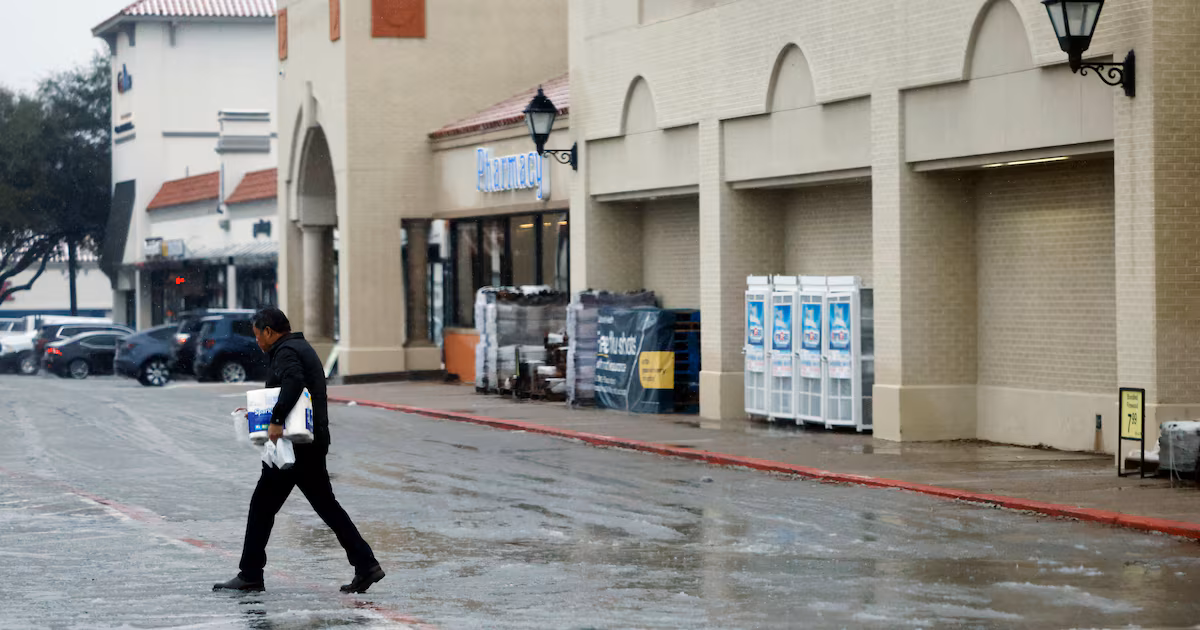 Live radar: Strong cold front to bring freezing temperatures, rain to North Texas
