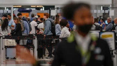 Live updates: Air traffic cut at some airports as government shutdown drags on | CNN Politics