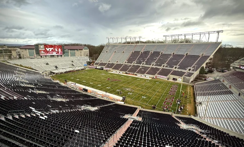 Live updates: No. 13 Miami Hurricanes at Virginia Tech Hokies