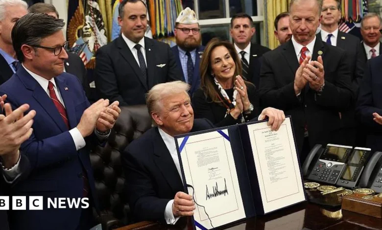 Live updates: US House votes to end longest government shutdown in history