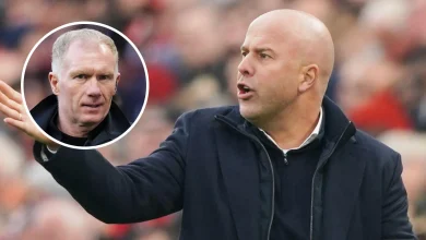 Liverpool: Scholes tells 'classless' Slot he's at fault for starting issues last season