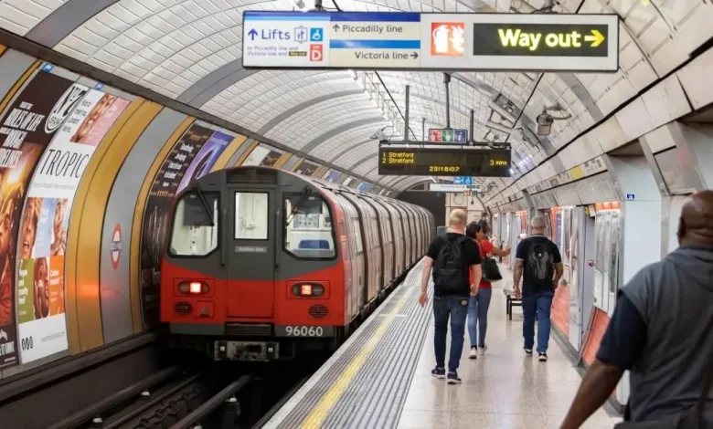 London Victoria train station closed causing travel chaos due to faulty escalator