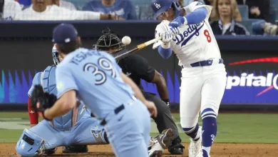 Los Angeles Dodgers batter Kike Hernandez, the only one who succeeded in counterattack against the o..