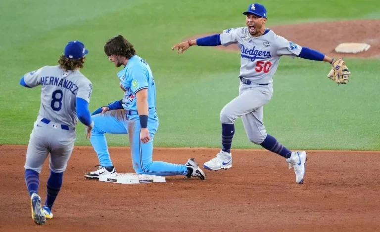 Los Dodgers Sobreviven En Toronto Y Fuerzan El Séptimo Partido De La Serie Mundial