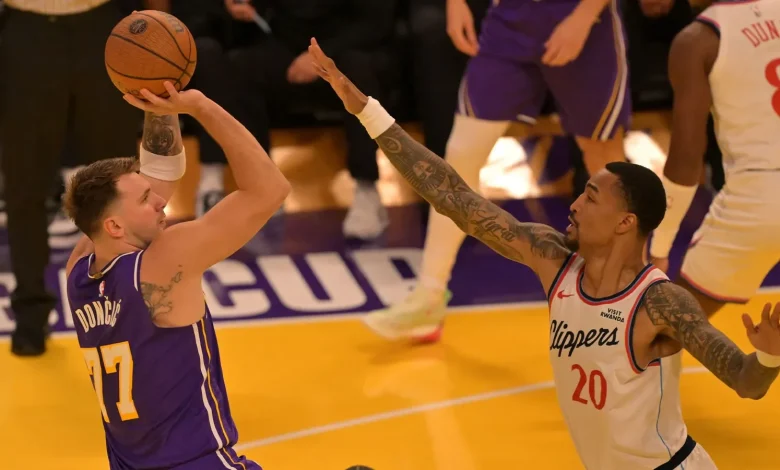 Luka Doncic’s insane heater in Lakers-Clippers has fans going crazy