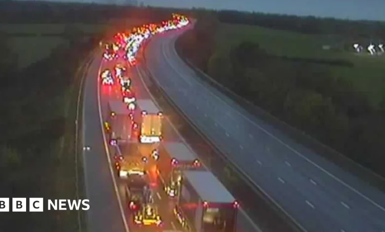 M1 closed in Leicestershire after lorry crash causes fire