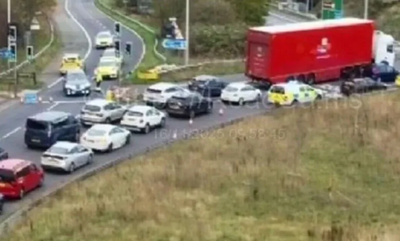 M6 traffic LIVE: Motorway closed after 'serious' crash involving pedestrian in Cheshire