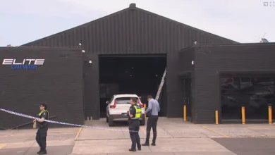 Machete attack outside Essendon car wash leaves man in critical condition