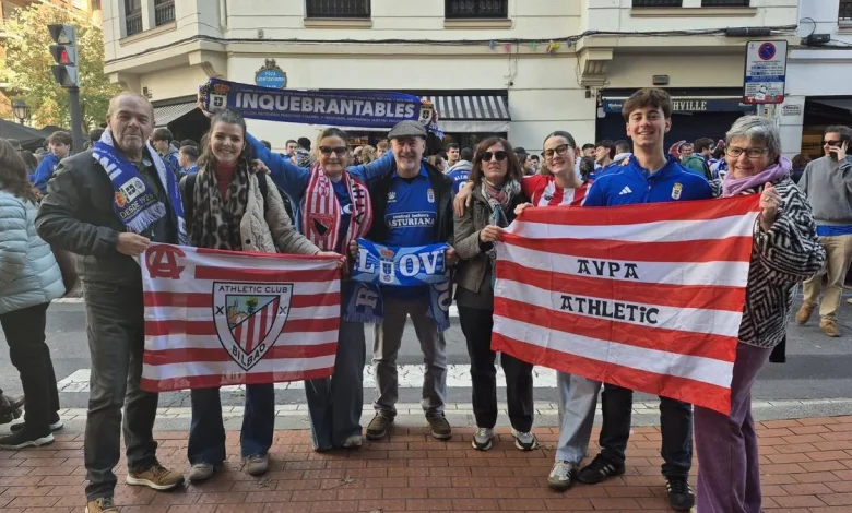 Macro “poteo” azul en Bilbao: el oviedismo invade San Mamés en la previa contra en Athletic