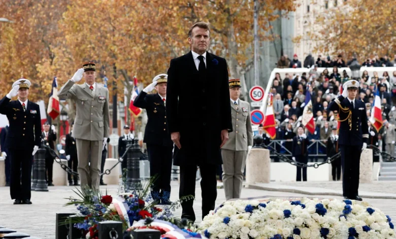 Macron commémore le 11-Novembre et honore les incorporés de force dans l'armée allemande