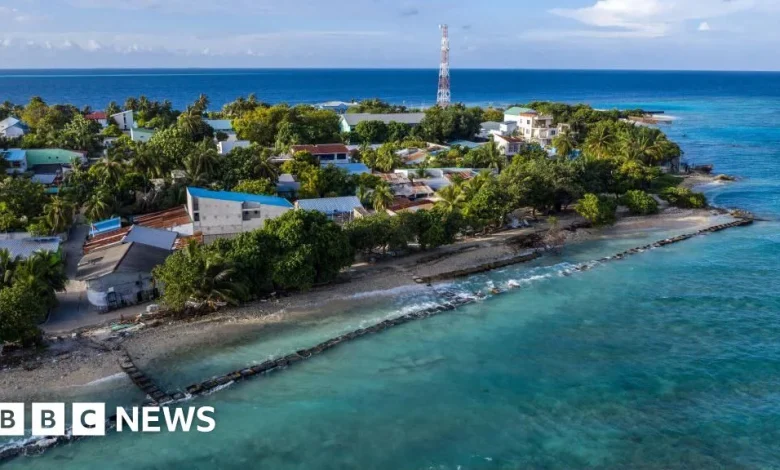 Maldives bans smoking for younger generations