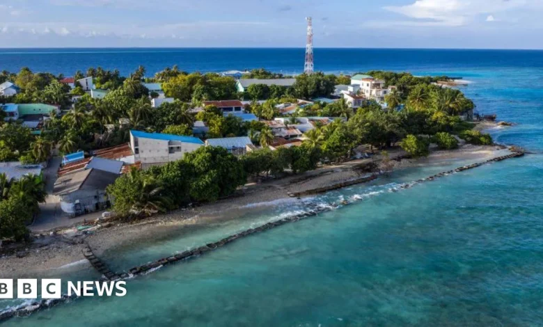 Maldives bans smoking for younger generations