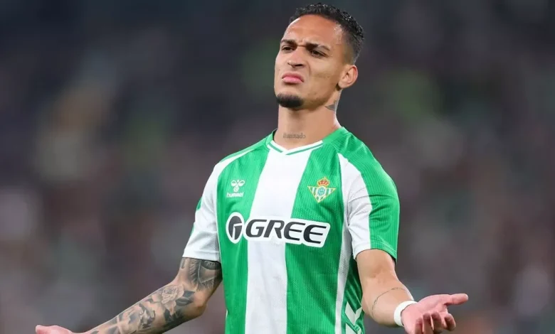 Man United flop Antony releases statement after kicking rival in the face