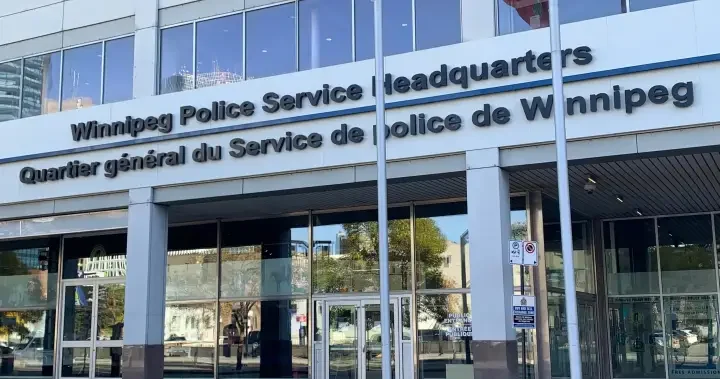 Man arrested after hiding in Winnipeg school, allegedly grabbing student: police