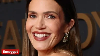 Mandy Moore Inspires Holiday Fashion: Sequins to Cozy Chic Styles