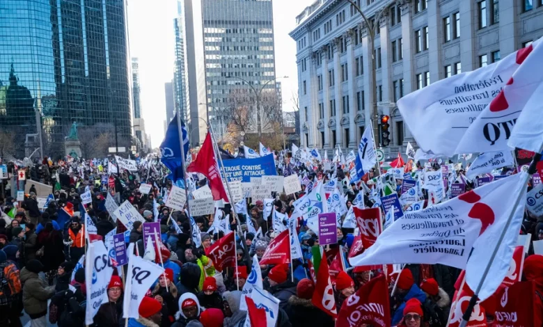 Manifestation intersyndicale | Des dizaines de milliers de personnes contre le gouvernement Legault