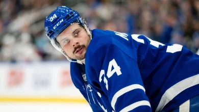 Maple Leafs captain Auston Matthews exits vs. Bruins with injury