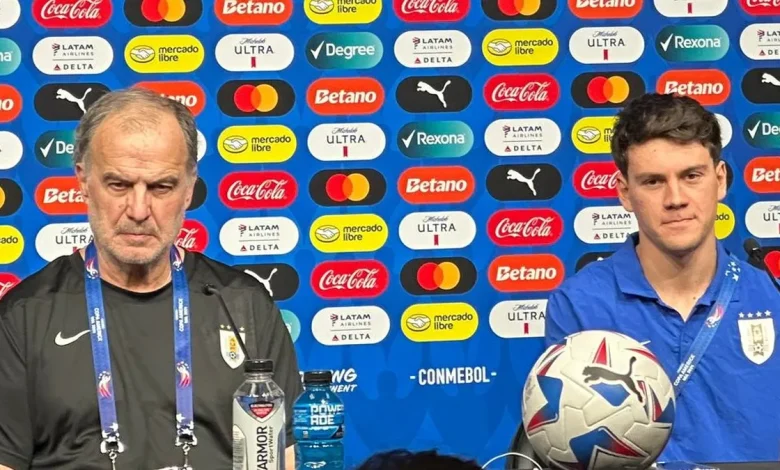 Marcelo Bielsa desafectó a cinco futbolistas, que tampoco jugaron frente a México, y se quedó con 22 en la selección uruguaya para visitar a Estados Unidos