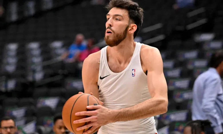 Mark Daigneault offers injury update on Chet Holmgren's back soreness