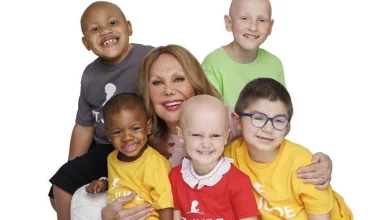 Marlo Thomas, Drew Barrymore, Luis Fonsi, Jon Hamm, Michael Strahan, Sofia Vergara, and America’s beloved brands spark holiday spirit with St. Jude Thanks and Giving