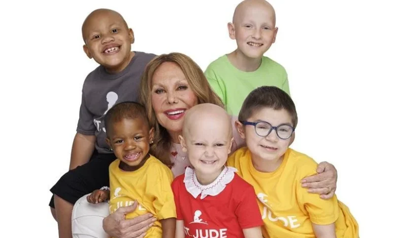 Marlo Thomas, Drew Barrymore, Luis Fonsi, Jon Hamm, Michael Strahan, Sofia Vergara, and America’s beloved brands spark holiday spirit with St. Jude Thanks and Giving