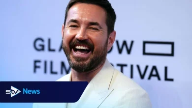 Martin Compston to host musical ‘Hoolie’ in tribute to Sir Billy Connolly